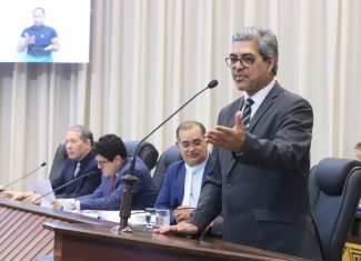Deputado alerta para risco de judicialização em concurso da Educação do Acre por falta de critérios na avaliação de videoaula