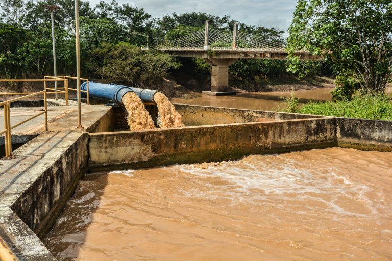 Paralisação em estações de captação deixa Rio Branco sem abastecimento de água