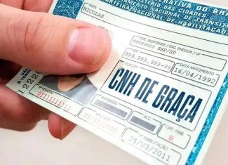 Lula sanciona lei que cria CNH gratuita para população de baixa renda