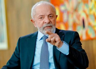 Lula veta integralmente projeto que ampliava número de deputados federais