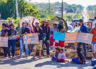 Moradores bloqueiam estrada em protesto por regularização fundiária no Acre