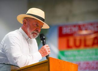 Lula acusa parlamentares de sabotagem e pede que senador Petecão não assine impeachment contra Moraes