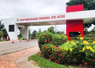 Ufac abre concurso com 40 vagas para professor efetivo com salários que chegam a R$ 14 mil