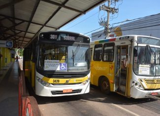 Motoristas paralisam ônibus em Rio Branco e deixam terminal vazio; prefeitura promete regularizar pagamentos