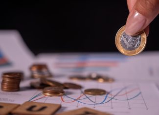 Acre permanece acima do limite da Lei de Responsabilidade Fiscal e governo anuncia cortes para conter gastos