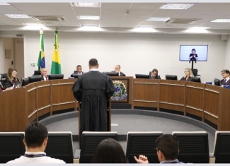 TRE identifica contratos com cláusulas racistas em julgamento do Republicanos por fraude no interior do Acre
