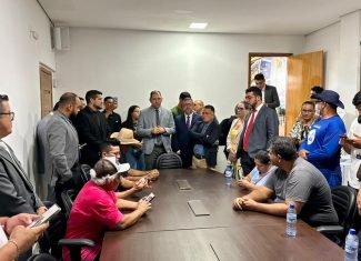 Agentes de saúde de Rio Branco denunciam descaso da prefeitura e cobram pagamento do piso nacional