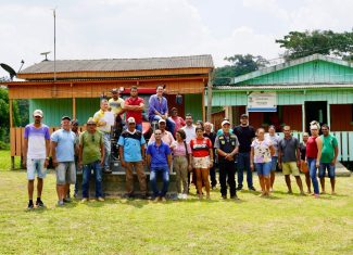 Agricultores da comunidade Porongaba recebem trator de R$ 450 mil para impulsionar agricultura familiar no Acre