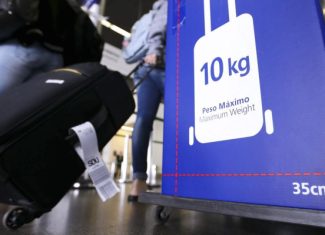 Perpétua Almeida diz que veto de Bolsonaro abriu caminho para cobrança por mala de mão