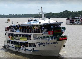 Cúpula dos Povos: Barqueata reúne embarcações e lideranças da Amazônia em ato pela justiça climática