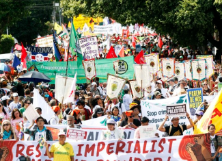 Em Belém, 70 mil marcham por justiça climática e cobram protagonismo dos povos da floresta na COP30