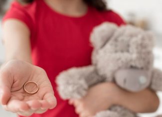 Mais de 300 crianças e adolescentes de 10 a 14 anos vivem em união conjugal no Acre, segundo o IBGE