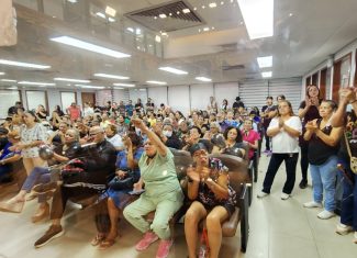 Servidores da Saúde do Acre protestam na Aleac para cobrar avanço do novo PCCR