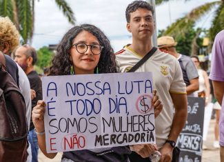 Movimentos feministas promovem debate sobre violência contra mulheres após caso no futebol acreano