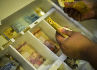 Caixa inicia pagamento de FGTS retido para trabalhadores do saque-aniversário a partir desta segunda (29)