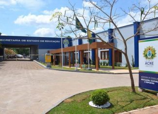 Após denúncias de aprovados, governo prorroga prazo para inspeção médica de concurso da Educação no Acre