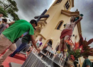 ‘Recordar o passado e o presente’; procissão de São Sebastião reúne milhares de fiéis em Xapuri, no Acre