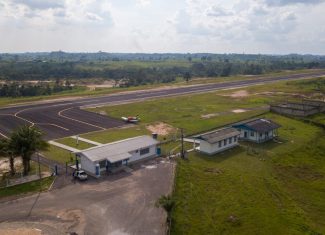 Justiça determina adequação do aeródromo de Tarauacá para voos noturnos após ação do MPAC