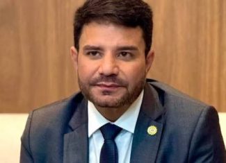 PF investiga suspeita de fraude na obtenção de brevê de piloto pelo governador Gladson Camelí