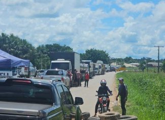 Protesto por melhorias na saúde bloqueia BR-364 por três dias em Feijó, no interior do Acre