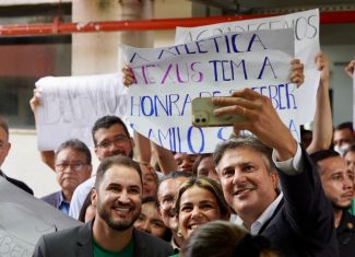 Camilo Santana anuncia R$ 301,9 milhões para educação no Acre e confirma Hospital Universitário da Ufac