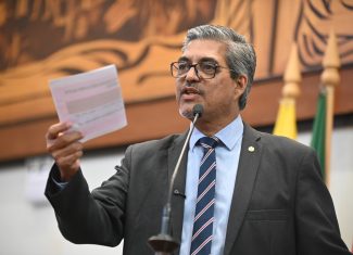 Deputado denuncia que 15 estudantes de Jordão perderam o ano letivo por falta de turma de ensino médio