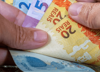 Estado antecipa pagamento de março e servidores recebem no dia 27