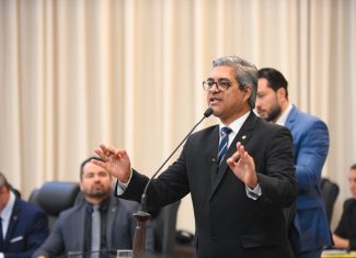 Edvaldo Magalhães cobra pagamento da RGA aos servidores públicos do Acre: “está escrito na lei”