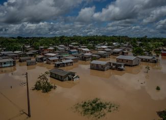 Rio Juruá ultrapassa 14 metros e cheia já atinge mais de 28 mil pessoas em Cruzeiro do Sul
