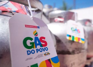 Gás do Povo atende mais de 111 mil famílias no Acre em abril, com maioria de lares chefiados por mulheres