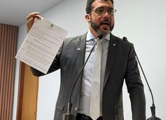 “O senhor é o construtor do maior orçamento secreto da história desse país”, dispara Kamai contra Márcio Bittar