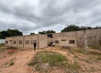 Obra de UBS na zona rural de Rio Branco está paralisada há quase um mês, denuncia Perpétua Almeida