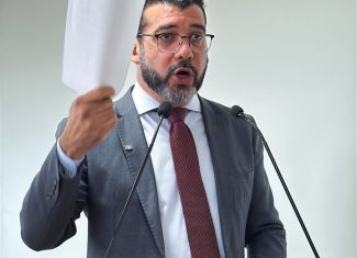 Vereador André Kamai aciona MP para barrar contratos emergenciais no transporte coletivo de Rio Branco