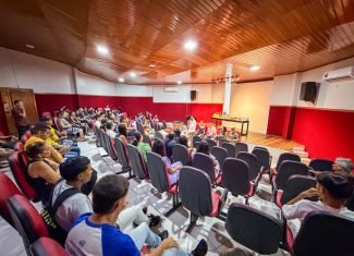 Programa Abrindo Portas para o Primeiro Emprego beneficia 40 estudantes em nova edição em Feijó