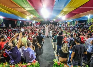 Jorge Viana e Thor Dantas iniciam campanha com mobilização que conecta Acre a ato de Lula