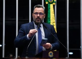 Senador Alan Rick gastou R$ 202,6 mil em posto que tem seu candidato a vice-governador como sócio