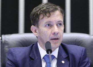 Câmara paga R$ 39 mil por frete de avião usado por Eduardo Velloso para fazer campanha no Acre
