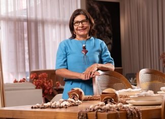 Artesã acreana leva biojoias da Amazônia para negócios e intercâmbio internacional em Paris